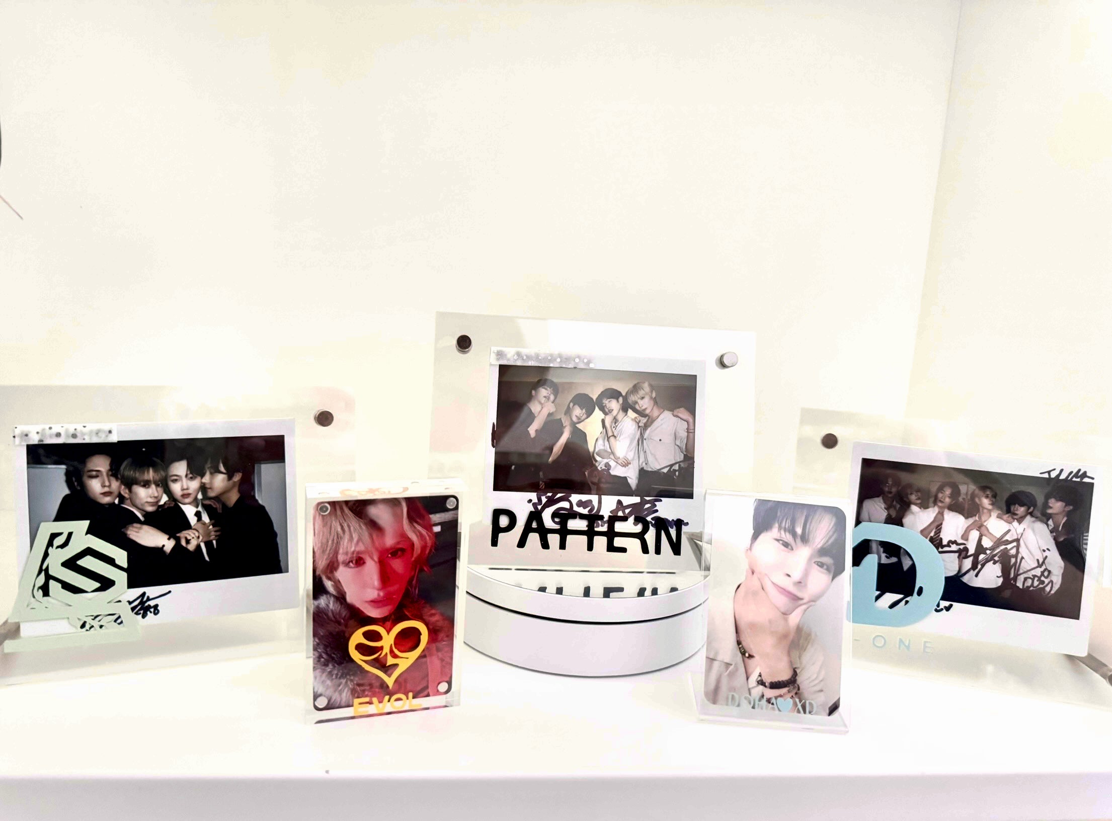 Display stand and deco bundle