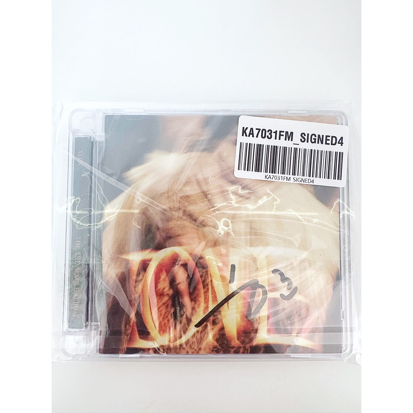 Signed I ONE XLOV KIDOL album.