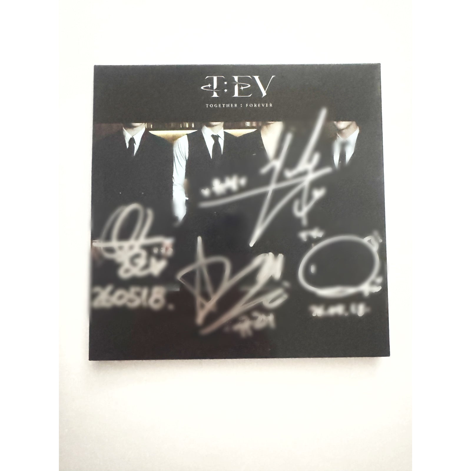 T.EV 5am Signed Album