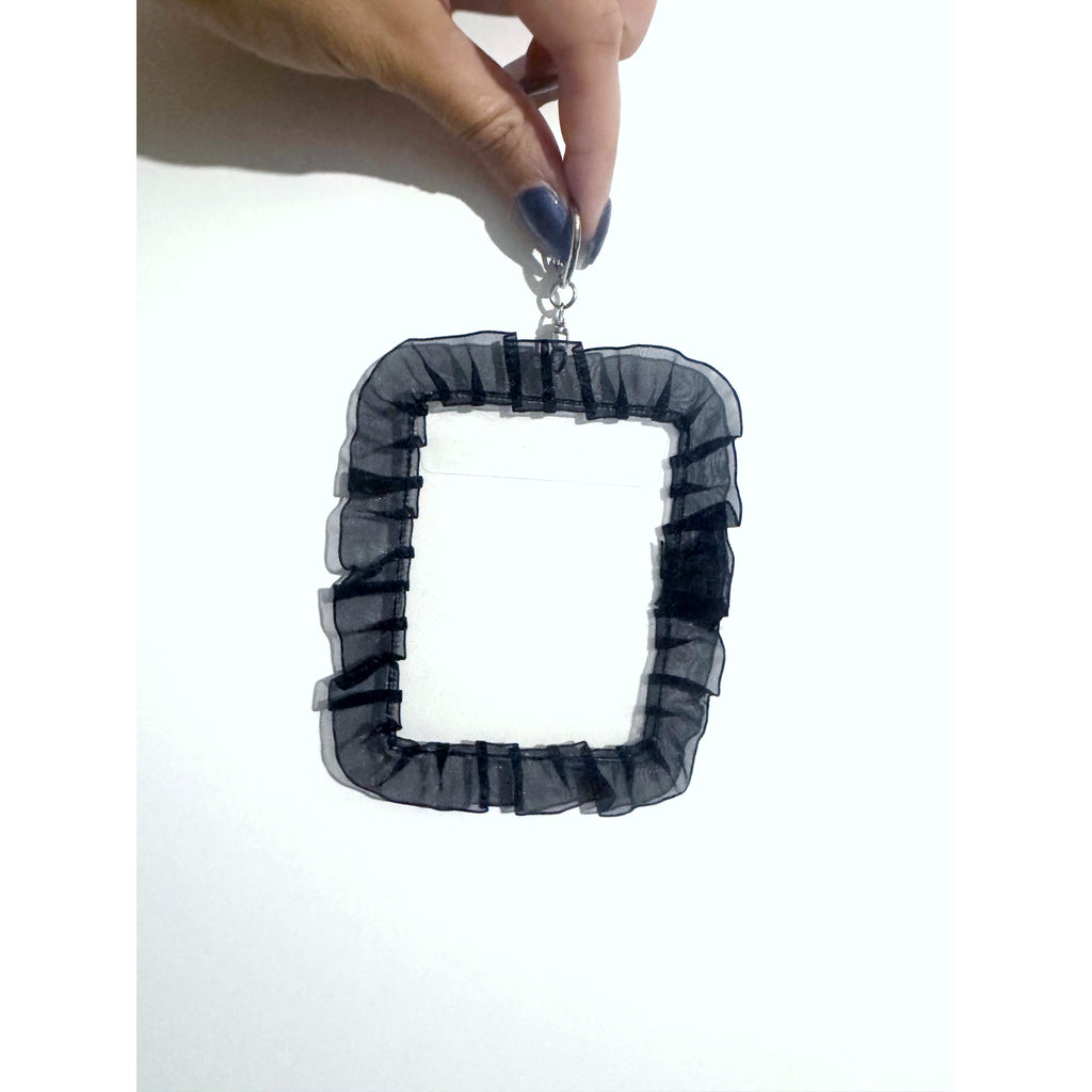 Frilly photocard holder